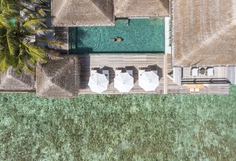 호텔 Naladhu Private Island Maldives