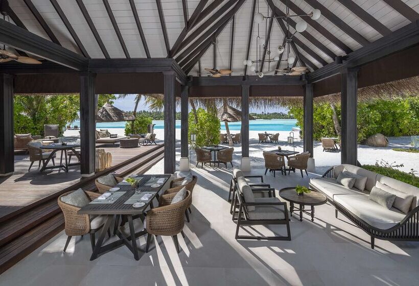 호텔 Naladhu Private Island Maldives
