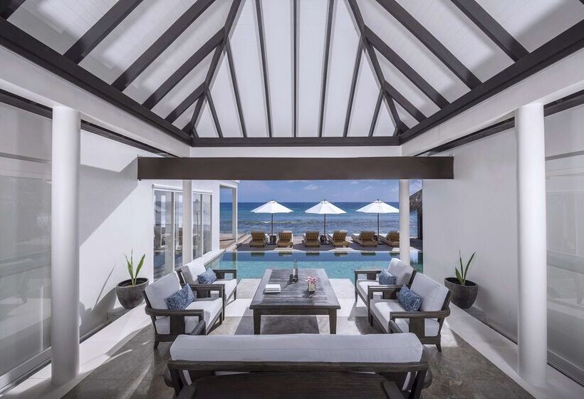 호텔 Naladhu Private Island Maldives