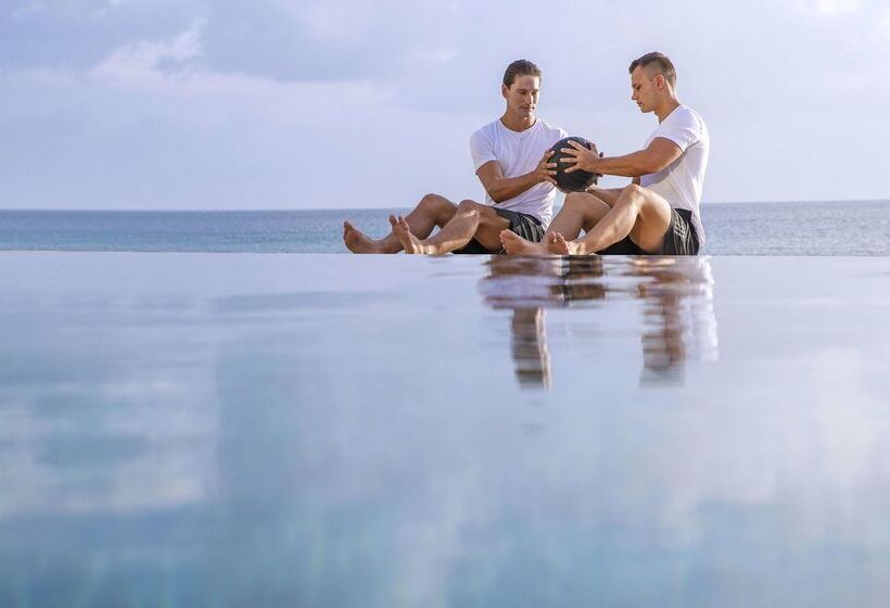 호텔 Naladhu Private Island Maldives