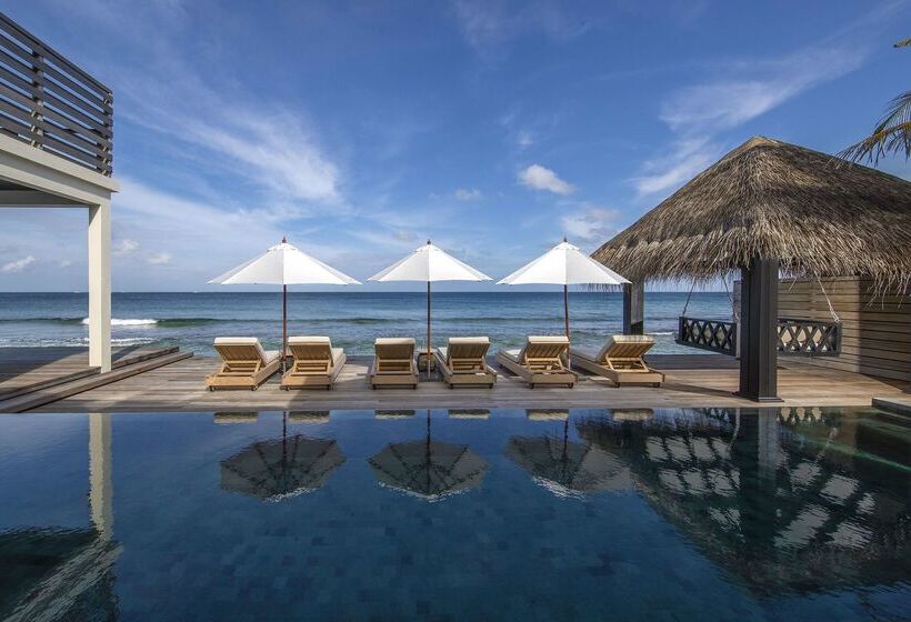 호텔 Naladhu Private Island Maldives