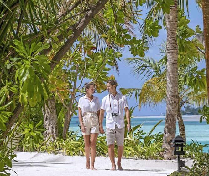 호텔 Naladhu Private Island Maldives