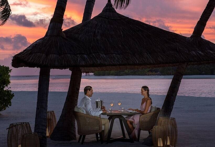 호텔 Naladhu Private Island Maldives