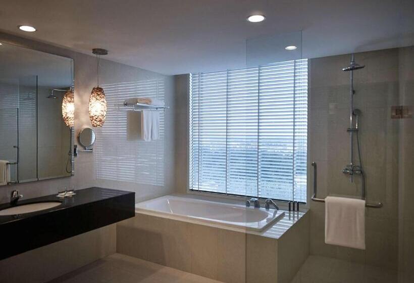 호텔 Pullman Kuching