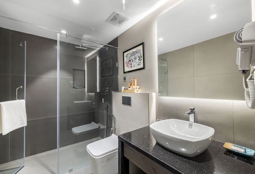 Clarion Hotel Ocean Palms Goa