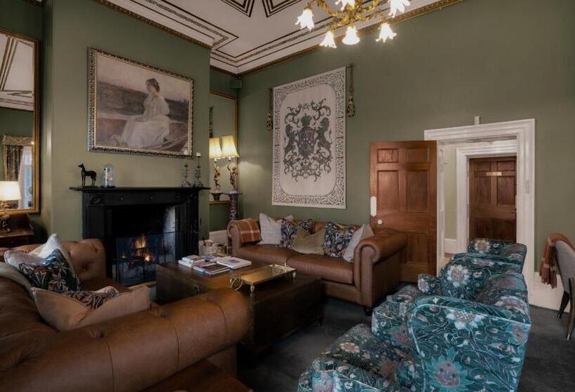 هتل Quamby Estate