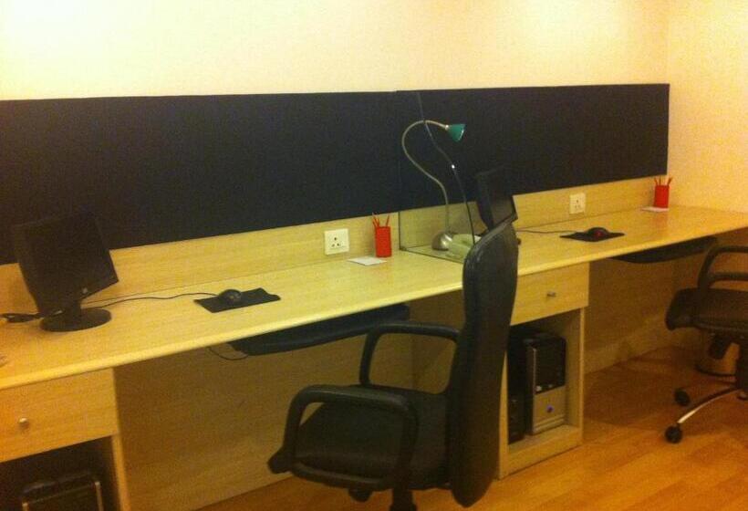 Red Fox By Lemon Tree Hotels, Jaipur