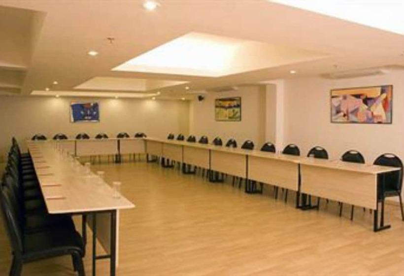 Red Fox By Lemon Tree Hotels, Jaipur