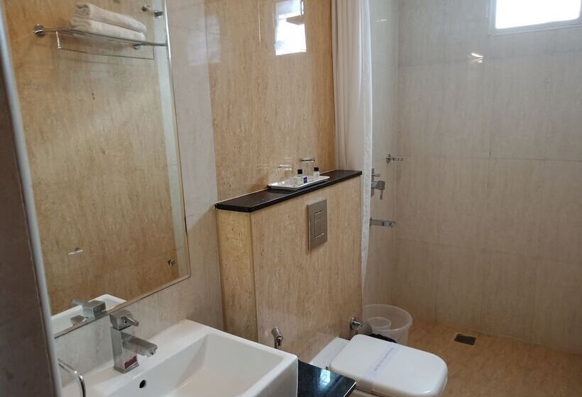 Отель Sandesh Kingston