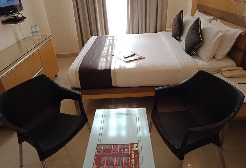 Отель Sandesh Kingston