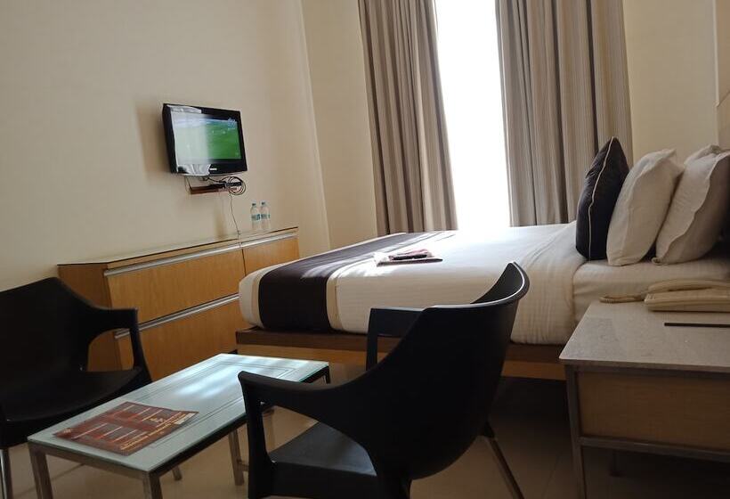 Отель Sandesh Kingston