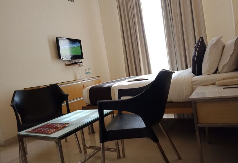 Отель Sandesh Kingston