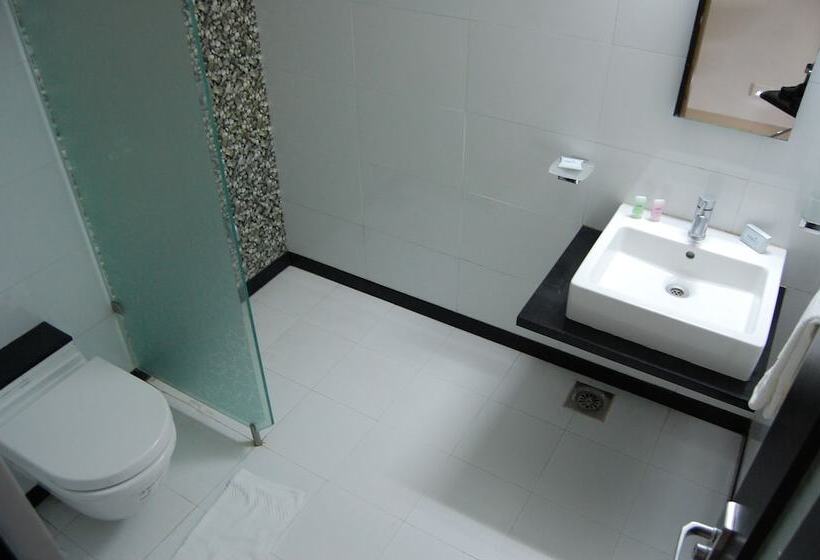 בית מלון כפרי Sappire Regency