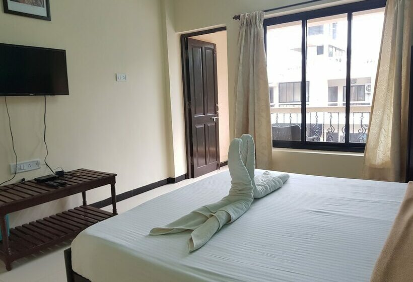 هتل Serenity By The Sea Beach Resort