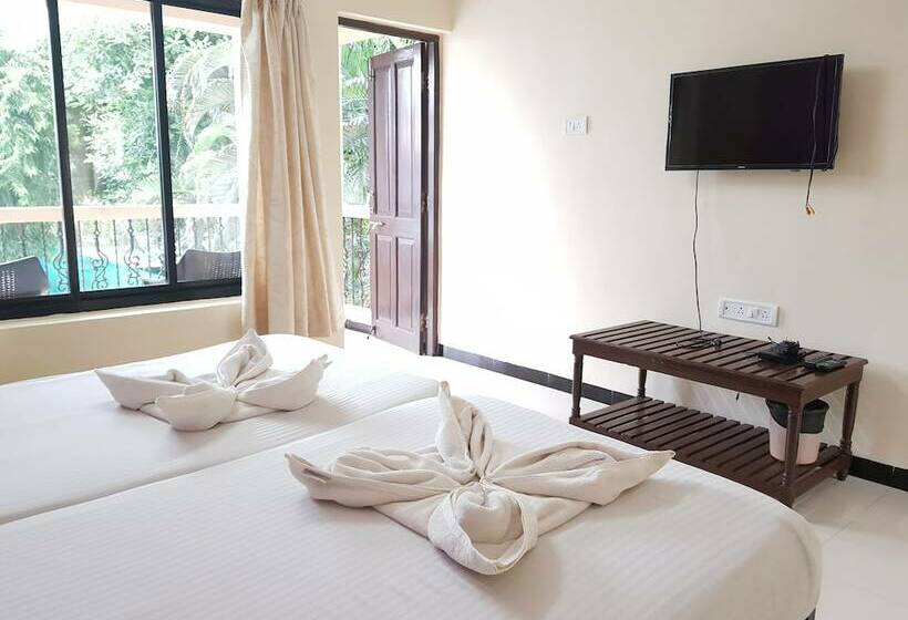 هتل Serenity By The Sea Beach Resort