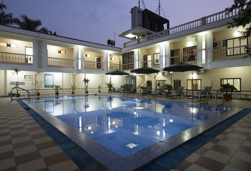 هتل Serenity By The Sea Beach Resort