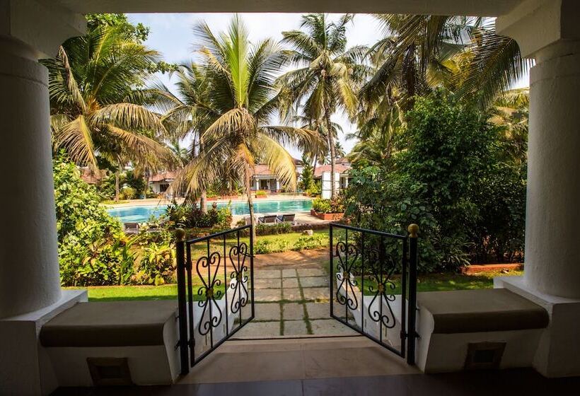 בית מלון כפרי Shikara Beach Resort