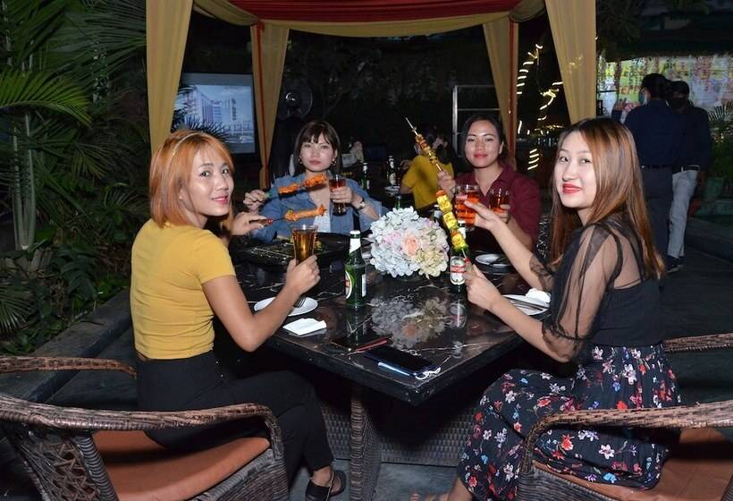 Skycity Hotel Gurgaon