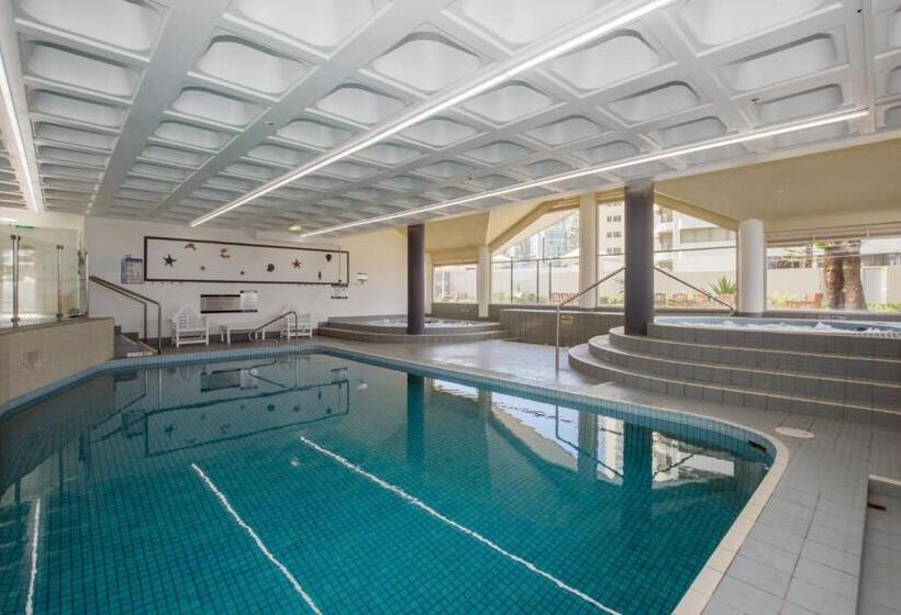 هتل Surfers Aquarius On The Beach