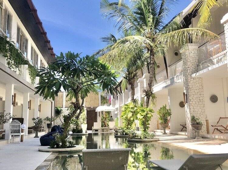 Отель The Beach House Resort