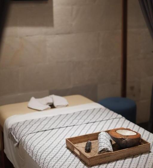 Отель The Beach House Resort