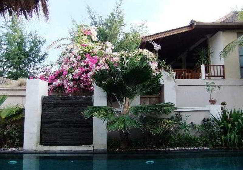 Отель The Beach House Resort