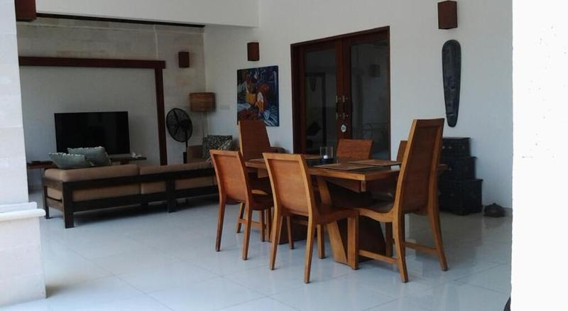 Отель The Beach House Resort