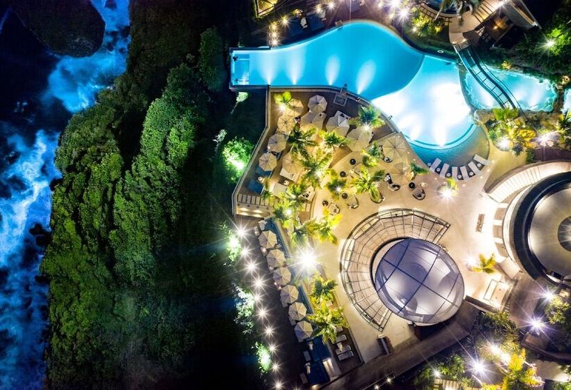 בית מלון כפרי The Edge Bali