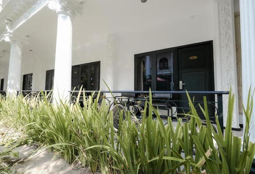The Grand Palace Hotel Yogyakarta