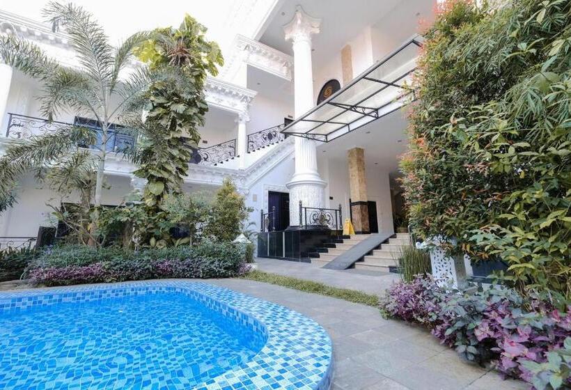 The Grand Palace Hotel Yogyakarta