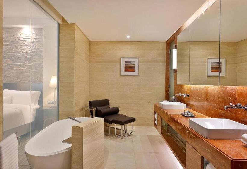 هتل The Westin City Centre Bahrain