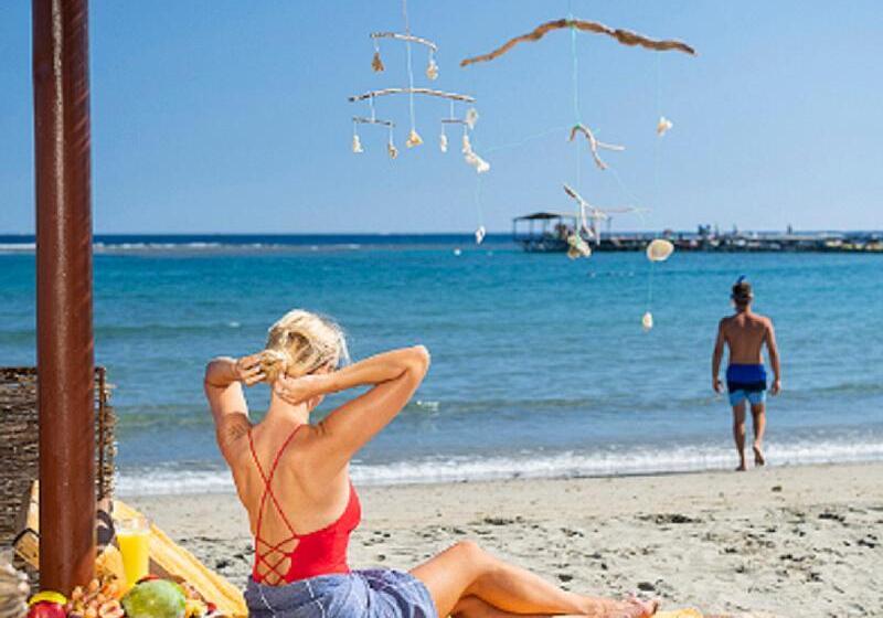 酒店 Three Corners Equinox Beach Resort