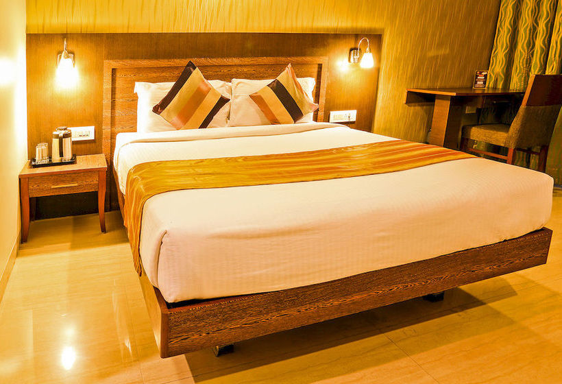 Отель Tourist International