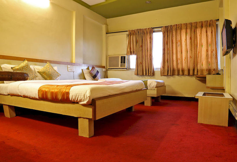 Отель Tourist International