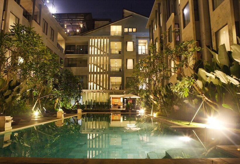 هتل Umalas Creek Villas