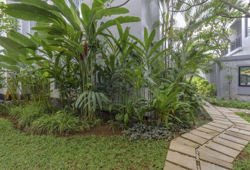 هتل Umalas Creek Villas