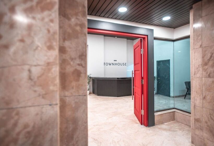 Townhouse 1 Hotel Salemba