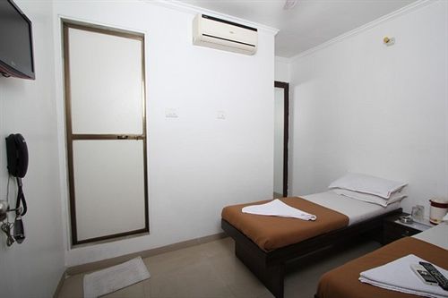 レジデンス Marol Residency