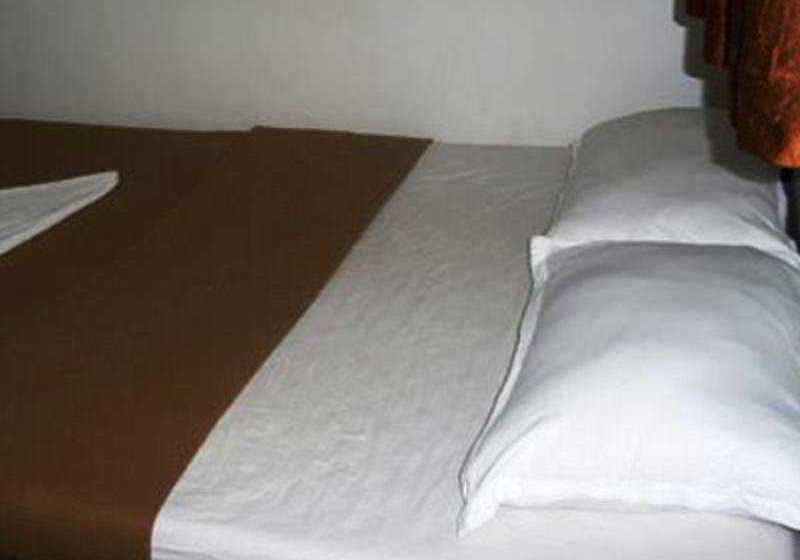 レジデンス Marol Residency