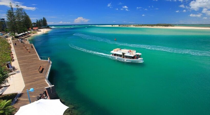 اقامتگاه Rumba Beach Resort