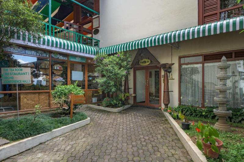 リゾートホテル Club Mahindra Munnar
