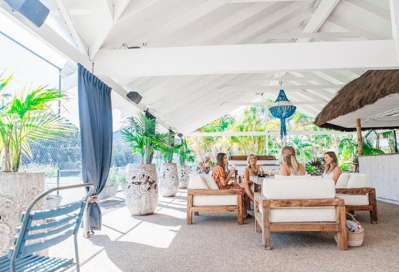 استراحتگاه The Lord Byron