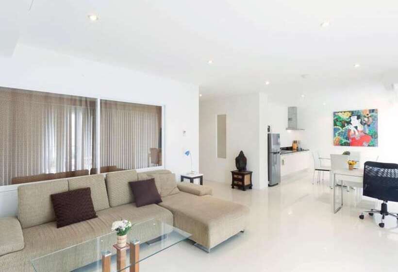 Sunset Plaza By Resava