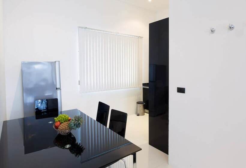 Sunset Plaza By Resava