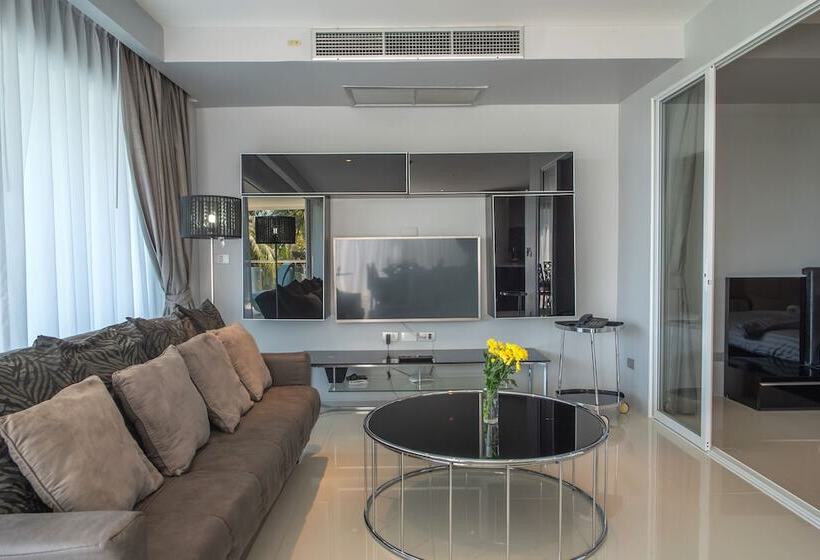 Sunset Plaza By Resava