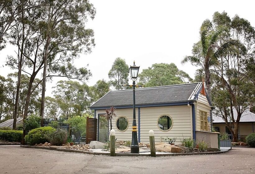 Waverley House Cottages