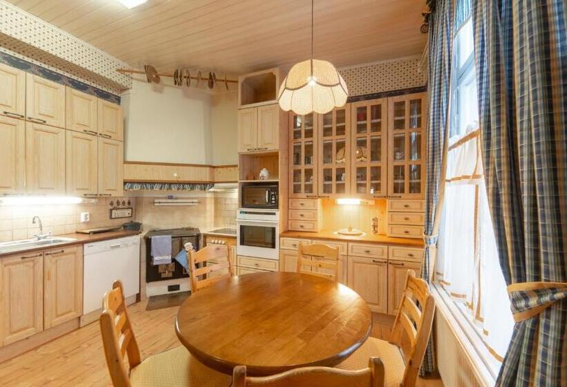 הוסטל Wanha Kartano