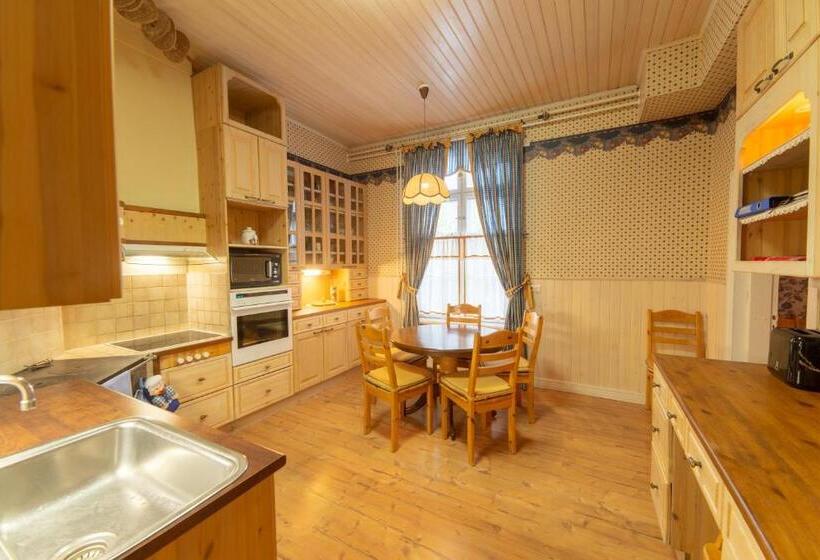 הוסטל Wanha Kartano