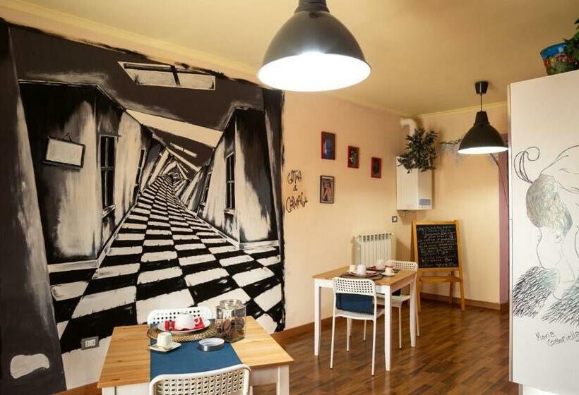 تختخواب و صبحانه Camaga