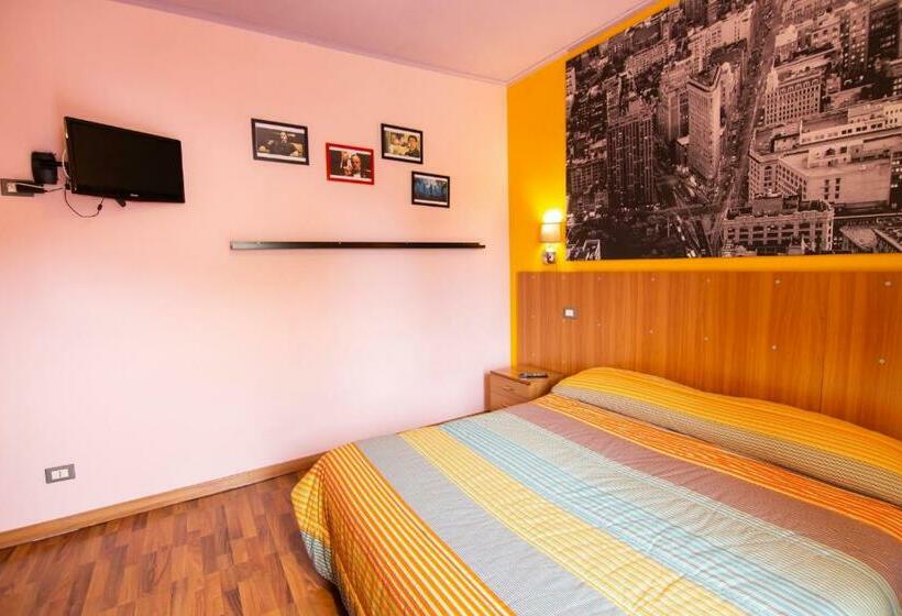 تختخواب و صبحانه Camaga